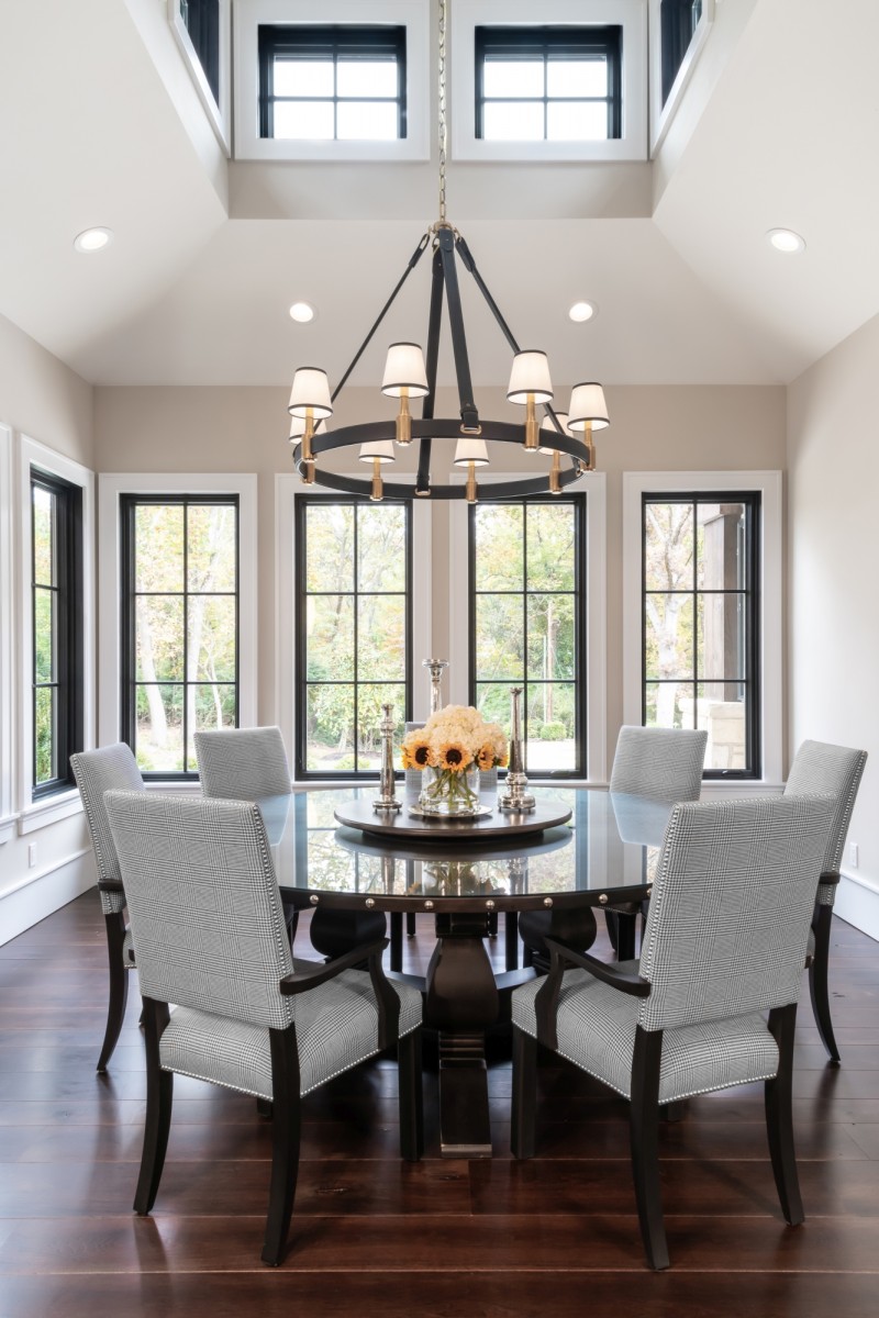 breakfast room radial balance