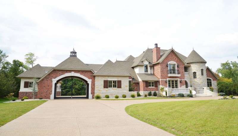 Bridleview Front Exterior Architecture