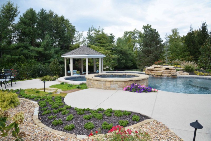 Bridleview Pool and Landscaping Design