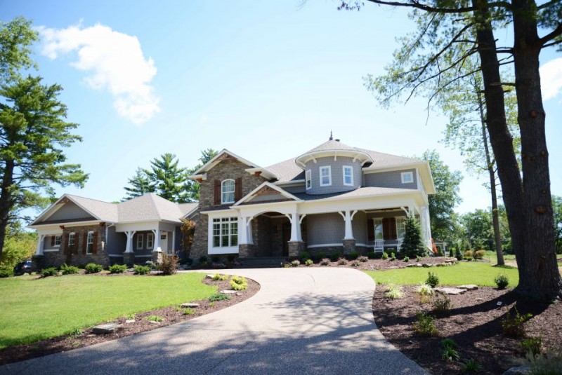 New England style home architecture in St Louis MO