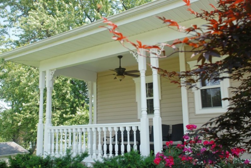 Entry Porch - Victoria Lane