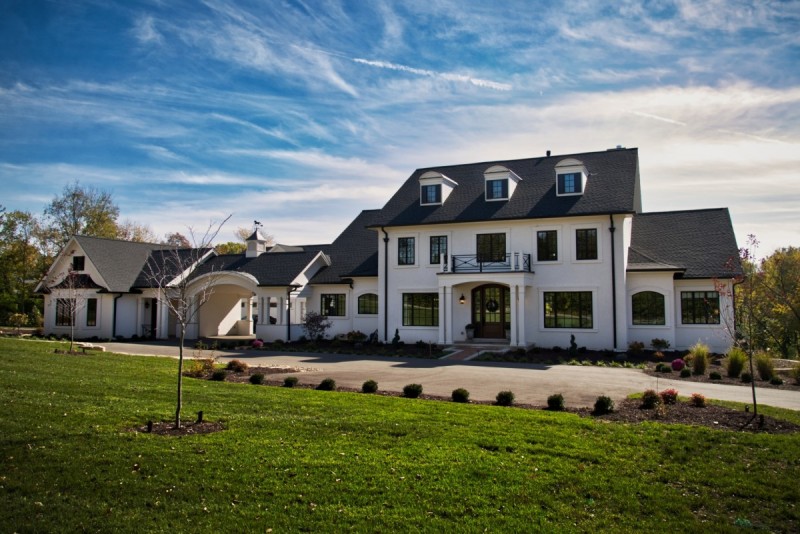 Custome home architecture with portico balcony