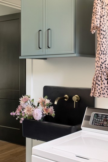 custom home design laundry