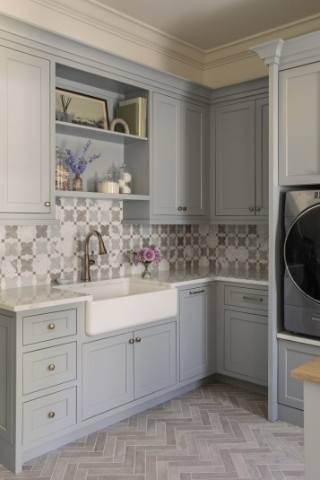 french country home laundry room design