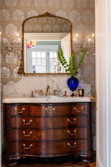 historic home guest bathroom design