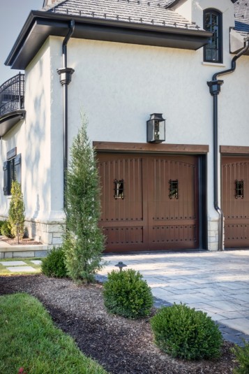 Mediterranean home architecture with stone stucco in St Louis