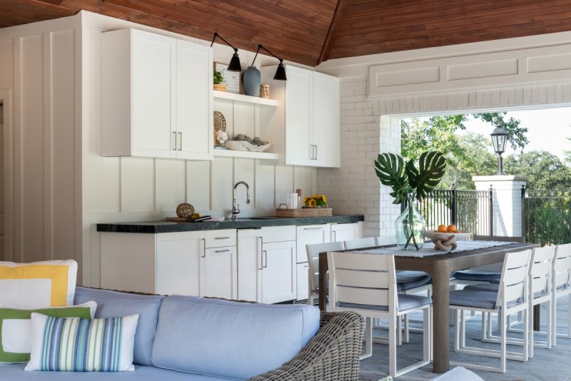 ladue pool house kichen design