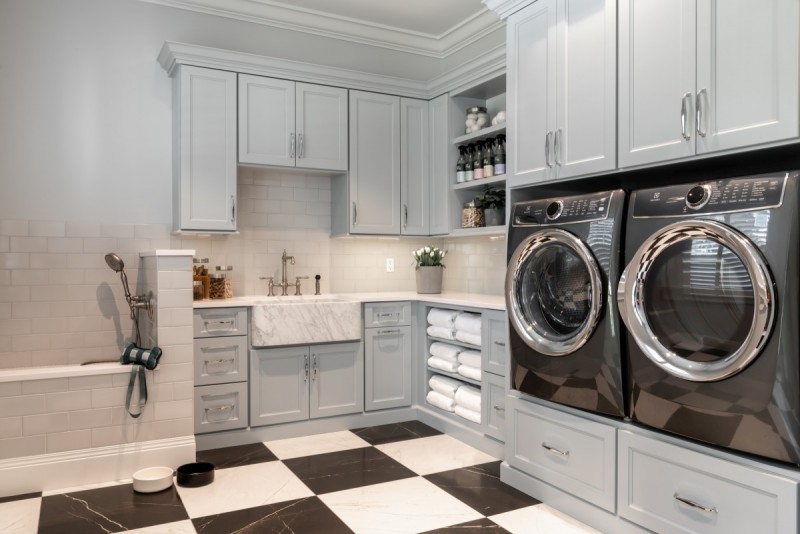 laundry room design with dog bath