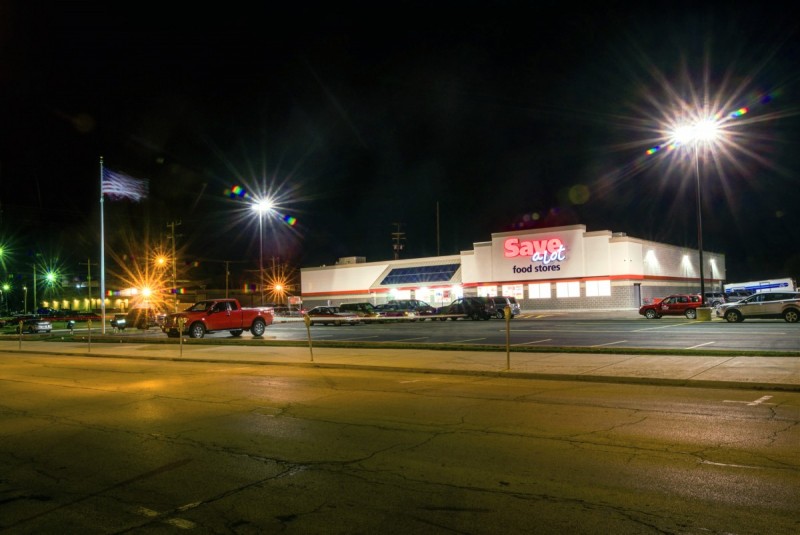 Street view of Save-A-Lot grocery store architecture