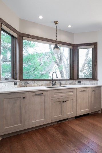 Bay windows and kitchen sink design