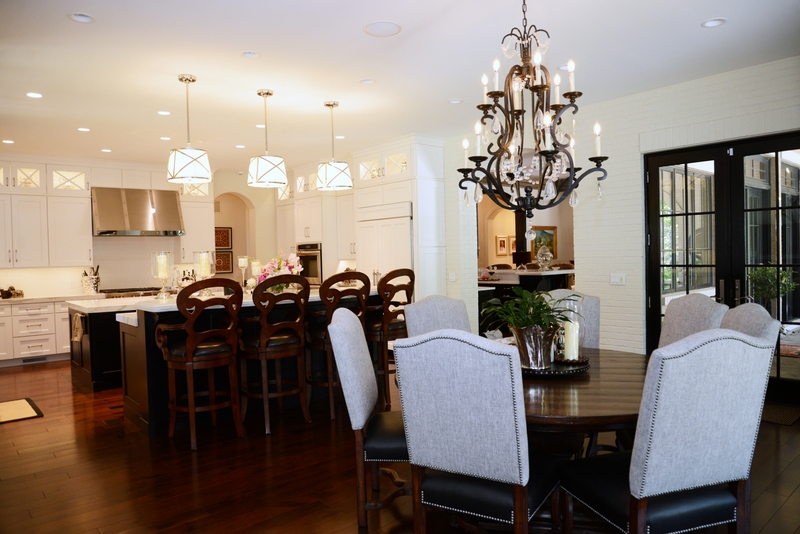 Warson Grove Kitchen and Breakfast Area