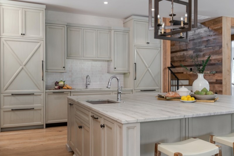 Modern farmhouse kitchen design with white oak flooring