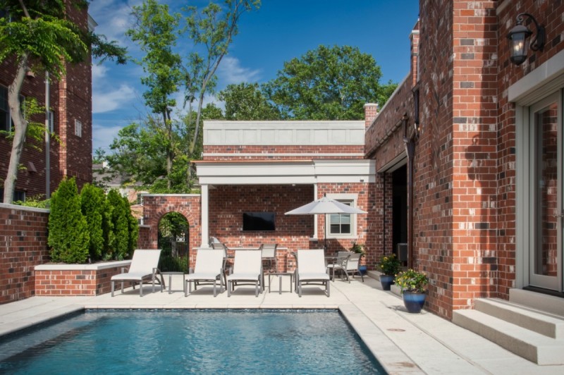 private outdoor space courtyard